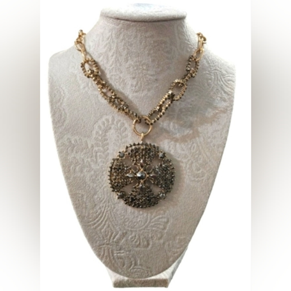 NWT Jessica Simpson Pave Crystal Gold Tone Statement Necklace